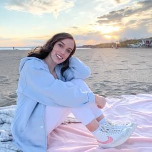 Meet your Posher, Caroline